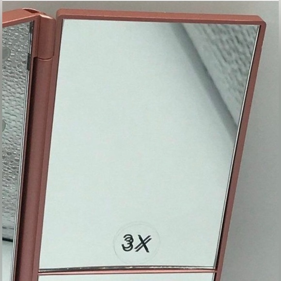 Tri-Fold Lighted Vanity Mirror with 21 LED Lights, Touch Screen and 3X/2X/1X Mag - Picture 10 of 15